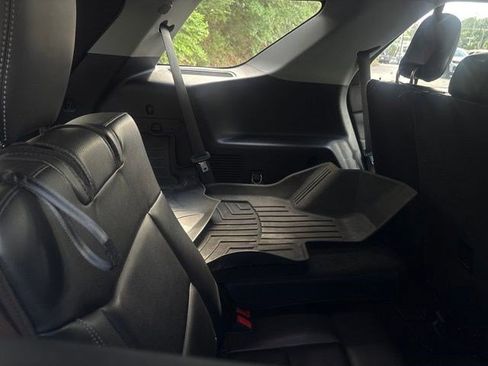 Used 2021 Ford Explorer XLT w/ Equipment Group 202A RWD image 24