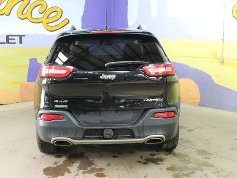 Used 2017 Jeep Cherokee Limited w/ Luxury Group image 7