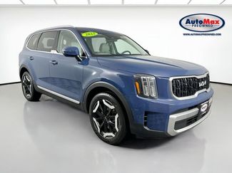 Used 2023 Kia Telluride EX w/ EX Captain's Chair Package AWD/4WD video 1