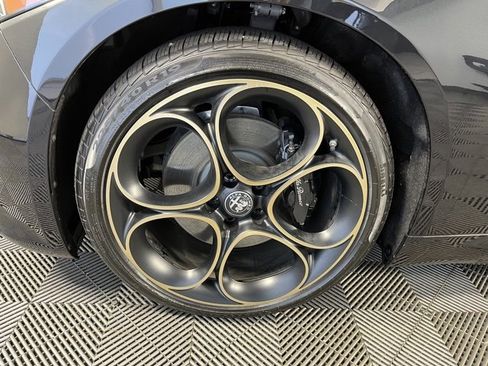 Used 2025 Alfa Romeo Giulia AWD w/ Driving Assist Package image 10