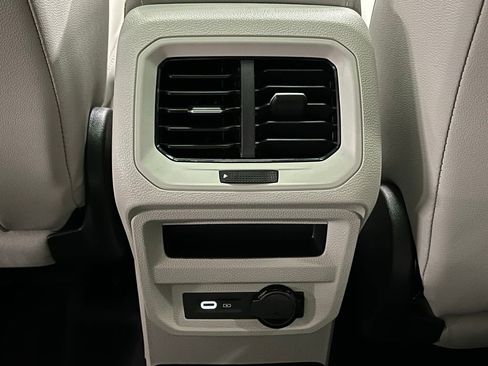 Used 2024 Volkswagen Tiguan SE R-Line image 22
