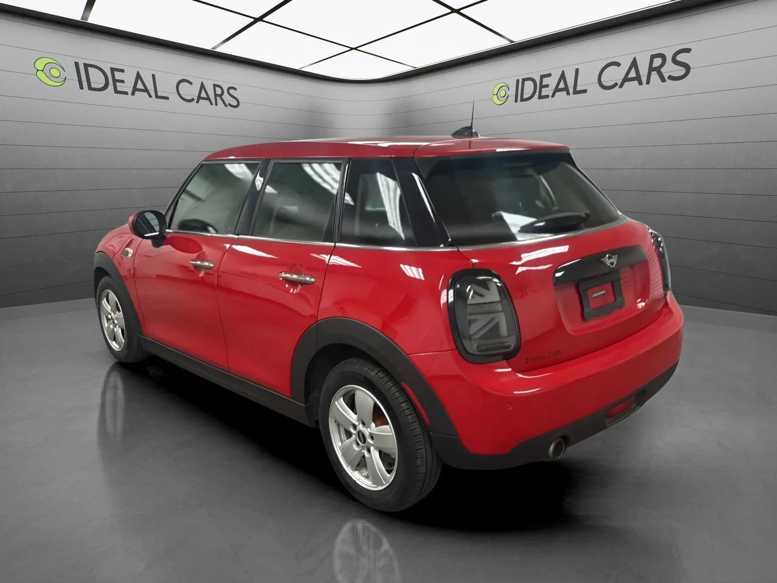 Used 2021 MINI Cooper 4-Door Hardtop FWD image 7