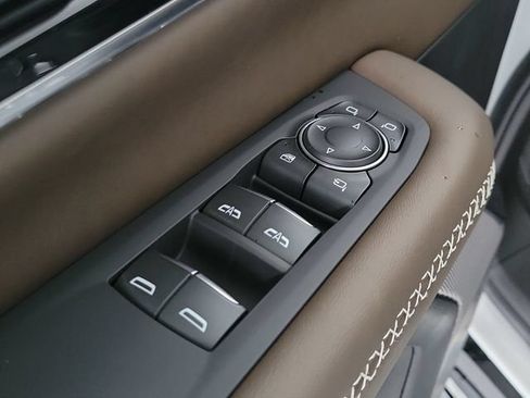 Used 2025 GMC Yukon Denali Ultimate AWD/4WD image 10