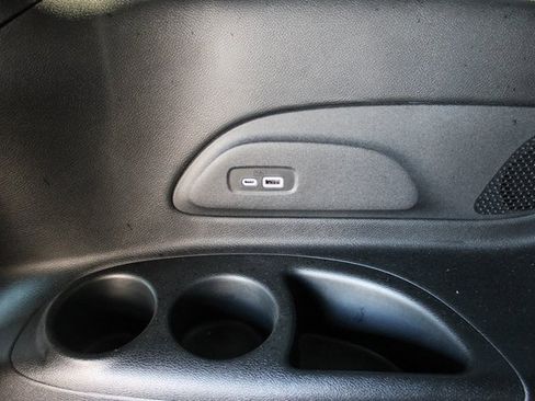 Used 2023 Chrysler Pacifica Limited w/ S Appearance Package image 44