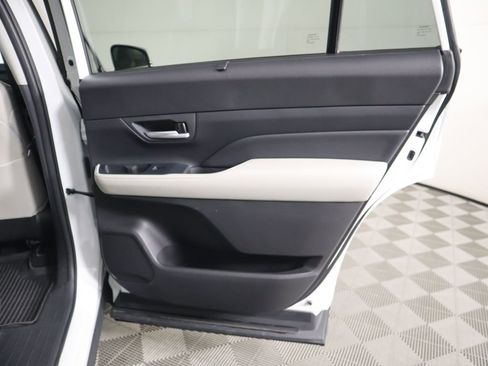 Used 2024 Toyota Grand Highlander XLE image 27