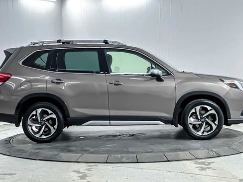 Used 2022 Subaru Forester Touring image 8