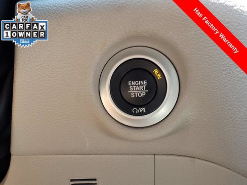 Used 2024 Chrysler Pacifica Touring-L FWD image 24