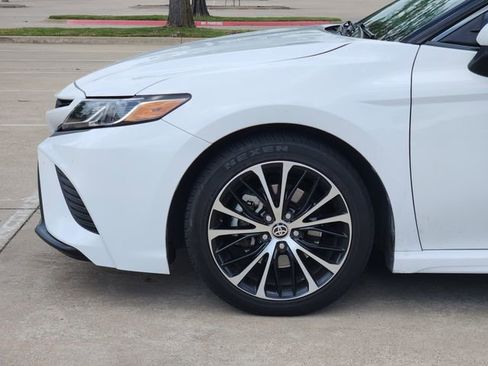 Used 2020 Toyota Camry SE image 8
