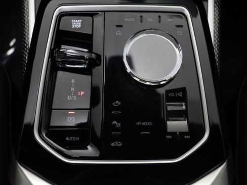 Certified 2025 BMW 760i xDrive w/ Executive Package AWD/4WD image 12