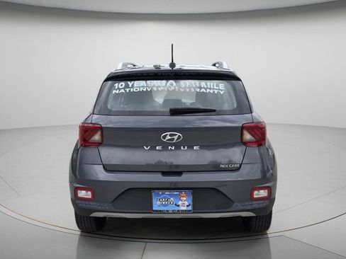 Used 2023 Hyundai Venue Limited w/ Cargo Package FWD image 6