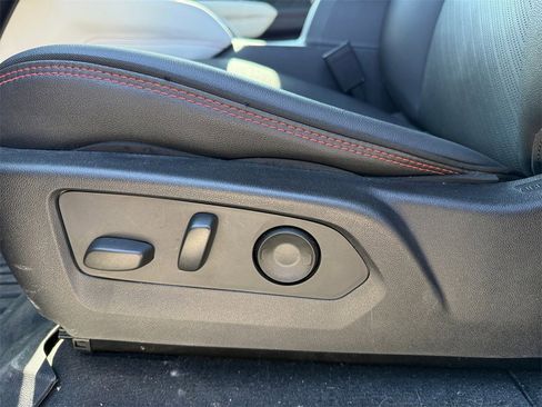 Used 2023 GMC Canyon AT4X image 13