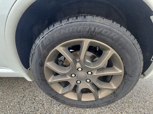 Used 2018 Dodge Durango R/T w/ Technology Group AWD/4WD image 5