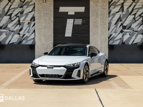 Used 2024 Audi RS e-tron GT AWD/4WD image 5