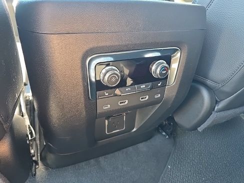 Used 2024 GMC Yukon XL Denali w/ Denali Reserve Package AWD/4WD image 21