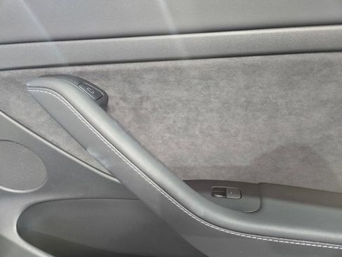Used 2023 Tesla Model 3 Standard Range RWD image 8