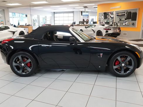 Used 2007 Pontiac Solstice Convertible RWD image 31