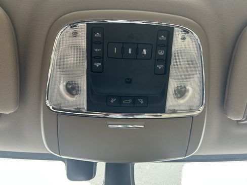 Used 2020 Jeep Grand Cherokee Overland AWD/4WD image 47