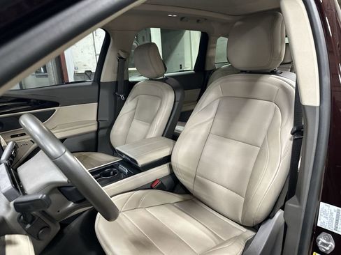 Used 2024 Lincoln Nautilus Premier w/ Equipment Group 102A image 13