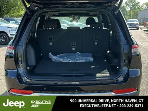 New 2025 Jeep Grand Cherokee Laredo w/ Luxury Tech Group I image 26