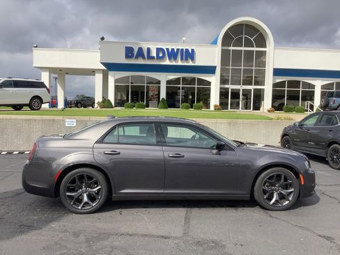 Used 2021 Chrysler 300 Touring w/ Sport Appearance Package image 8