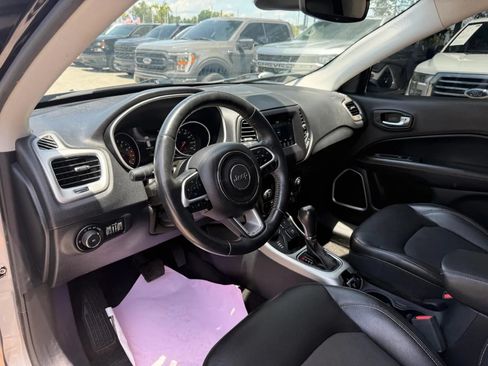 Used 2018 Jeep Compass Latitude w/ Popular Equipment Group AWD/4WD image 10