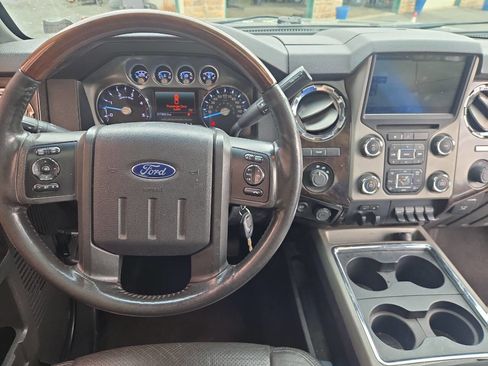 Used 2015 Ford F450 Platinum w/ Platinum Package image 28