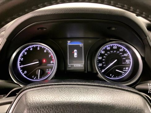 Used 2020 Toyota Camry SE FWD image 12