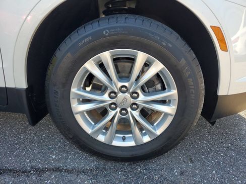 Used 2023 Cadillac XT5 Luxury FWD image 5