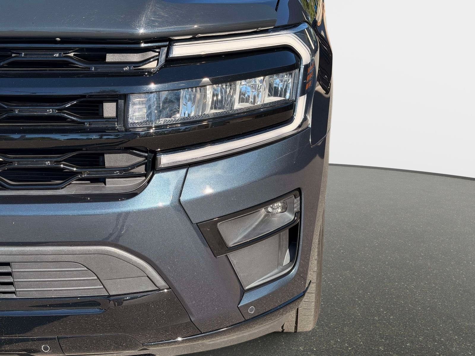 Used 2023 Ford Expedition Limited RWD image 10