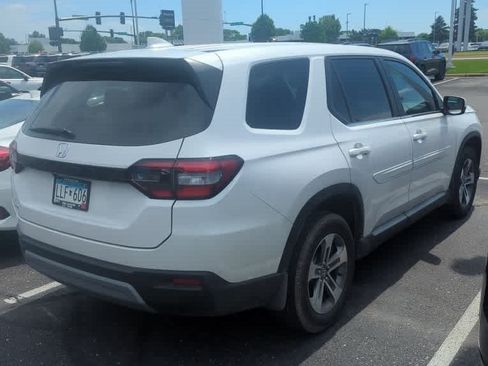 Used 2023 Honda Pilot EX-L image 4