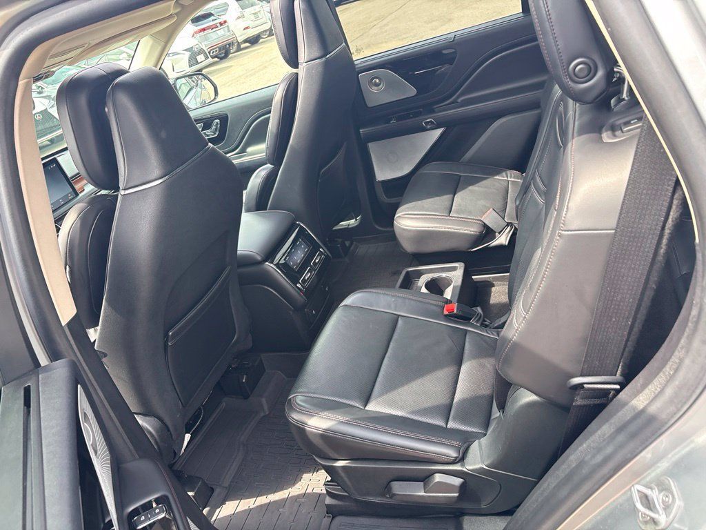 Used 2020 Lincoln Aviator Reserve w/ Equipment Group 201A RWD image 20