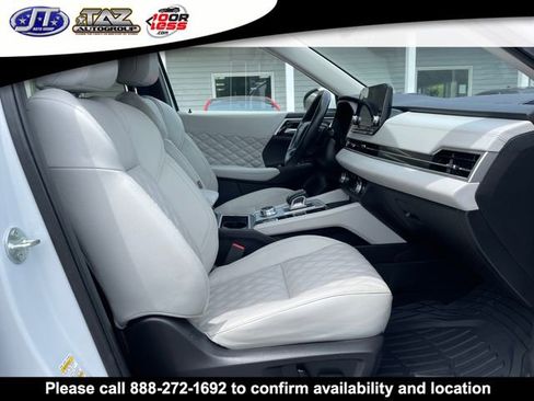 Used 2024 Mitsubishi Outlander SEL FWD image 14