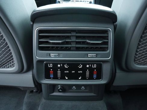 Used 2025 Audi SQ7 Premium Plus AWD/4WD image 48