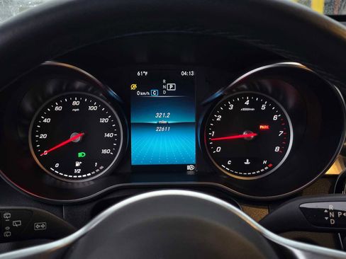 Used 2022 Mercedes-Benz GLC 300 4MATIC image 25