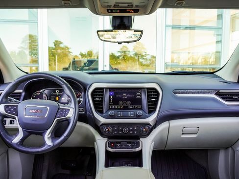 Used 2023 GMC Acadia Denali w/ Denali Ultimate Package image 5