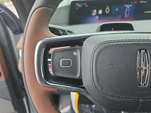 New 2026 Lincoln Navigator Reserve image 16