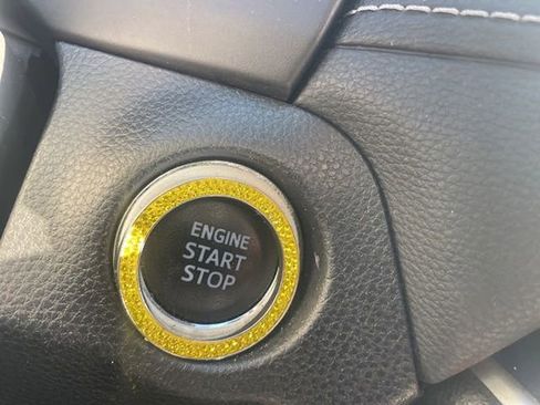 Used 2021 Toyota RAV4 XLE FWD image 12
