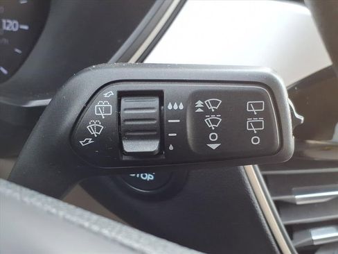 Certified 2020 Ford Escape SE image 26