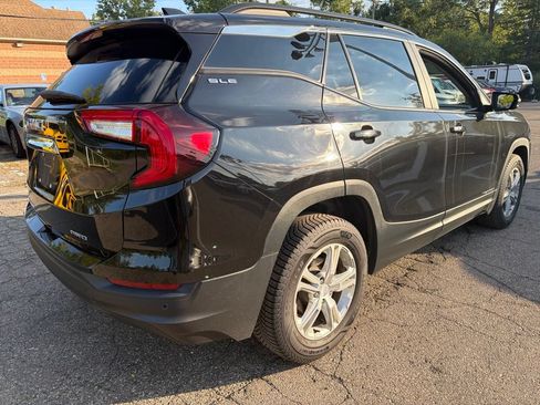 Used 2023 GMC Terrain SLE w/ Driver Convenience Package AWD/4WD image 5