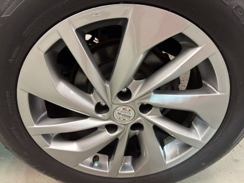 Used 2014 Nissan Rogue SL w/ SL Premium Package image 35