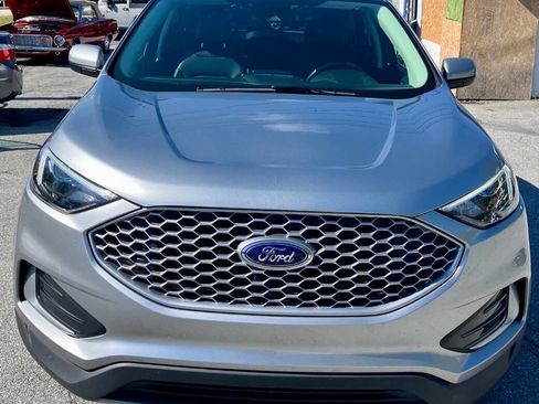 Used 2024 Ford Edge SEL image 3