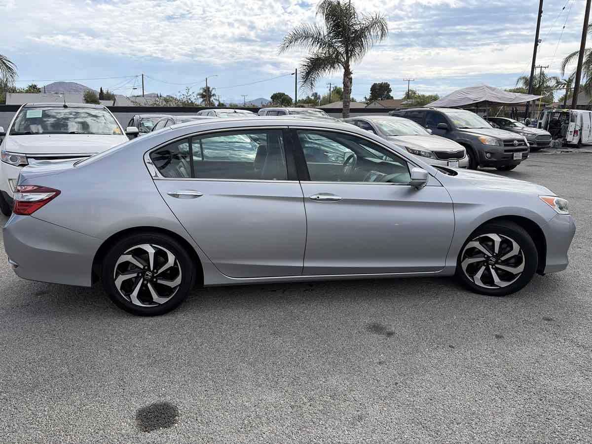 Used 2017 Honda Accord EX-L image 4