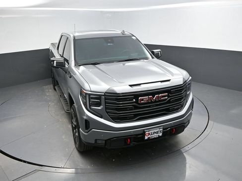 Used 2023 GMC Sierra 1500 AT4 w/ Technology Package AWD/4WD image 26