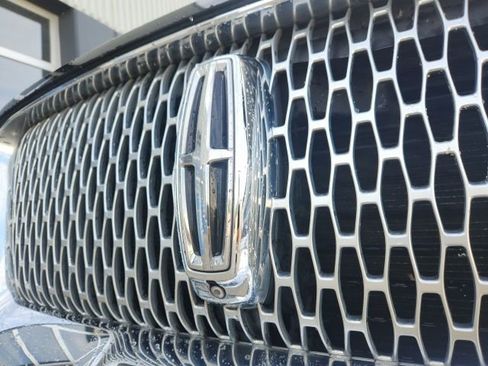 Used 2019 Lincoln Navigator Reserve AWD/4WD image 4