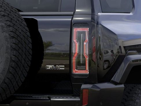 New 2024 GMC Hummer EV 2X w/ Extreme Off-Road Package AWD/4WD image 11