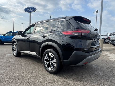 Used 2023 Nissan Rogue SV FWD image 4