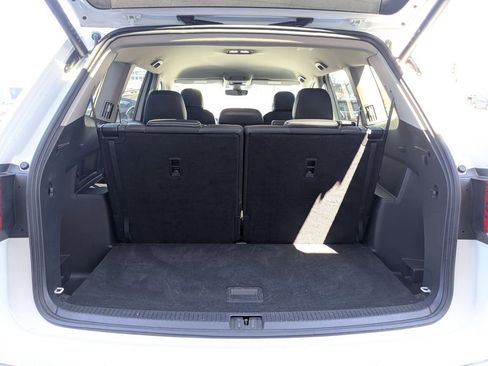 Used 2025 Volkswagen Atlas SE FWD image 7
