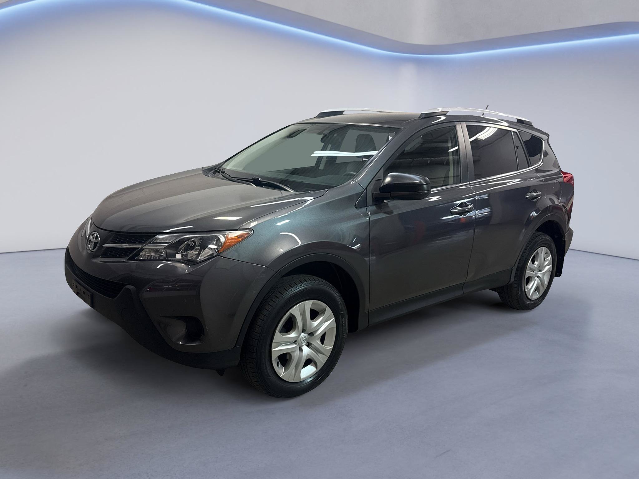 Used 2015 Toyota RAV4 LE AWD/4WD image 3