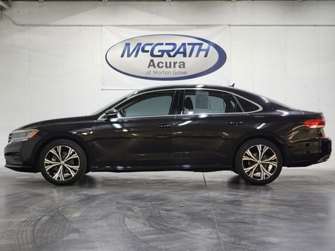 Used 2021 Volkswagen Passat 2.0T SE FWD image 10