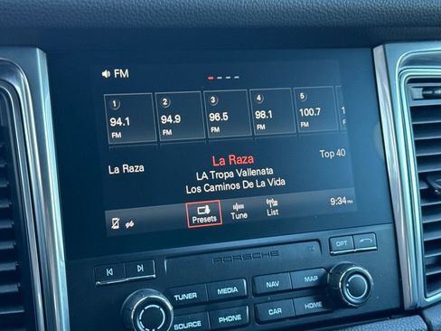 Used 2018 Porsche Macan image 16